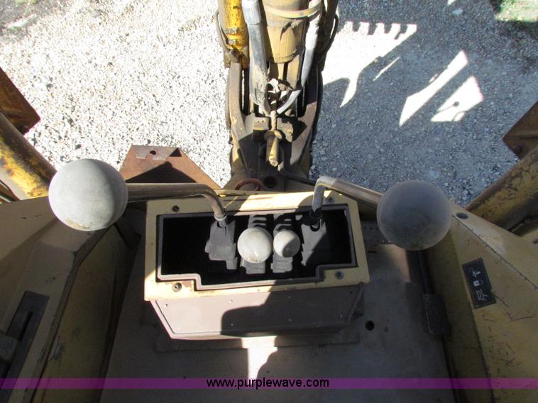 image for item E8043 1986 Caterpillar 416 backhoe
