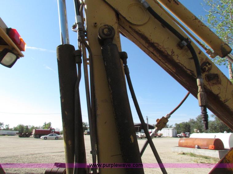 image for item E8043 1986 Caterpillar 416 backhoe