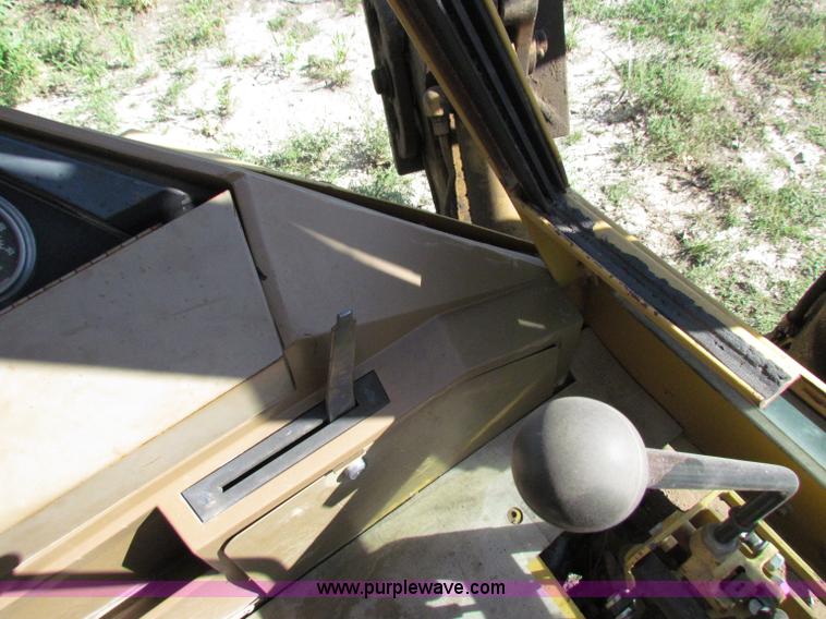 image for item E8044 1986 Caterpillar 416 backhoe