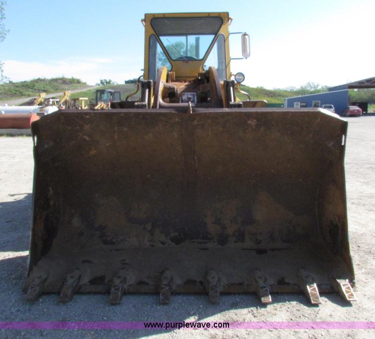 image for item E8045 1974 Caterpillar 966C wheel loader