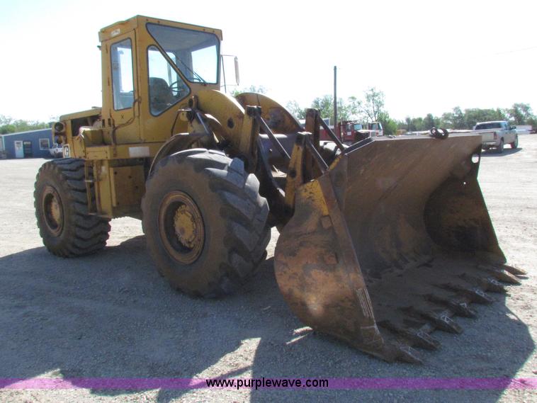 image for item E8045 1974 Caterpillar 966C wheel loader