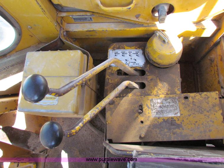 image for item E8045 1974 Caterpillar 966C wheel loader