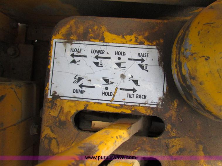 image for item E8045 1974 Caterpillar 966C wheel loader