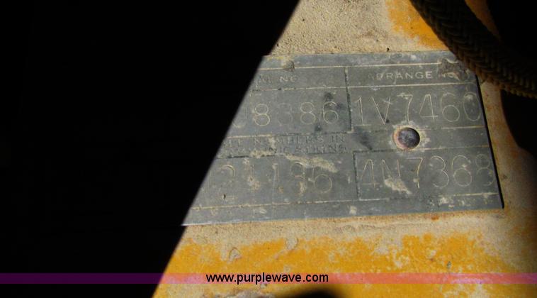 image for item E8045 1974 Caterpillar 966C wheel loader