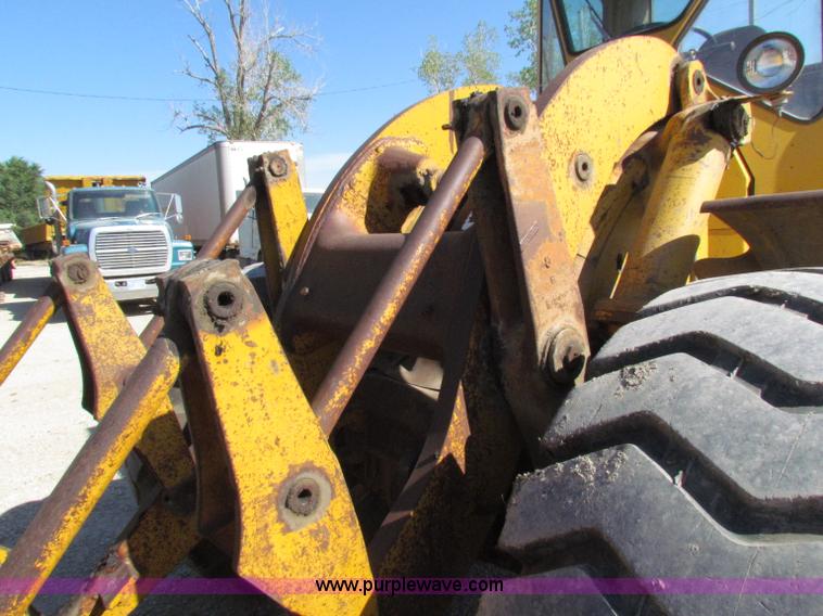 image for item E8045 1974 Caterpillar 966C wheel loader