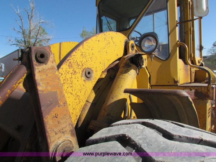 image for item E8045 1974 Caterpillar 966C wheel loader