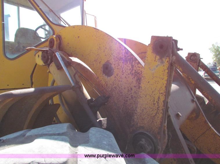 image for item E8045 1974 Caterpillar 966C wheel loader