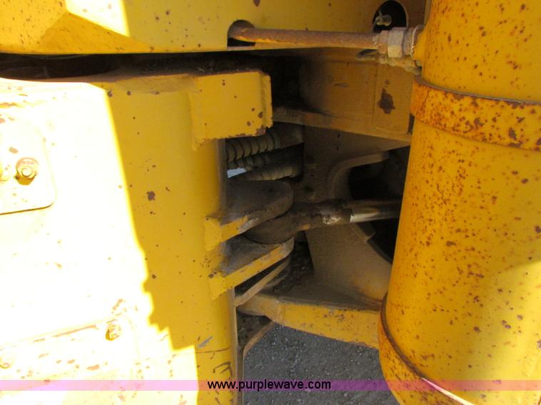image for item E8045 1974 Caterpillar 966C wheel loader