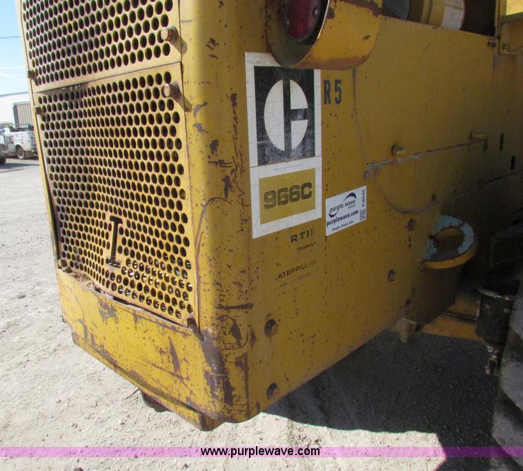 image for item E8045 1974 Caterpillar 966C wheel loader