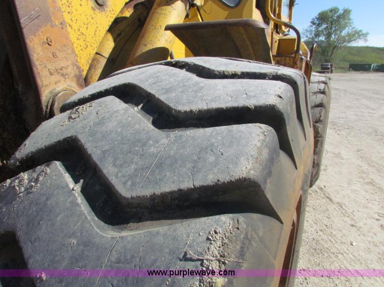 image for item E8045 1974 Caterpillar 966C wheel loader