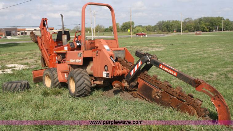 image for item F2564 Ditch Witch 5110 trencher backhoe