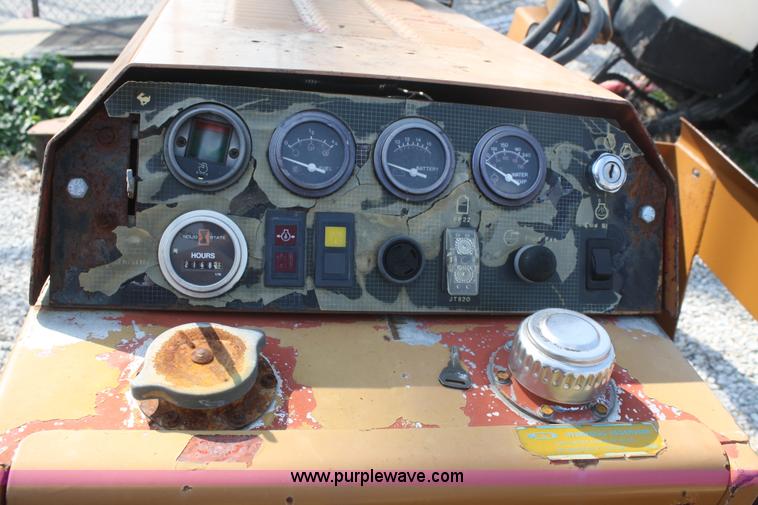 image for item F2582 1995 Ditch Witch JT820 directional drill