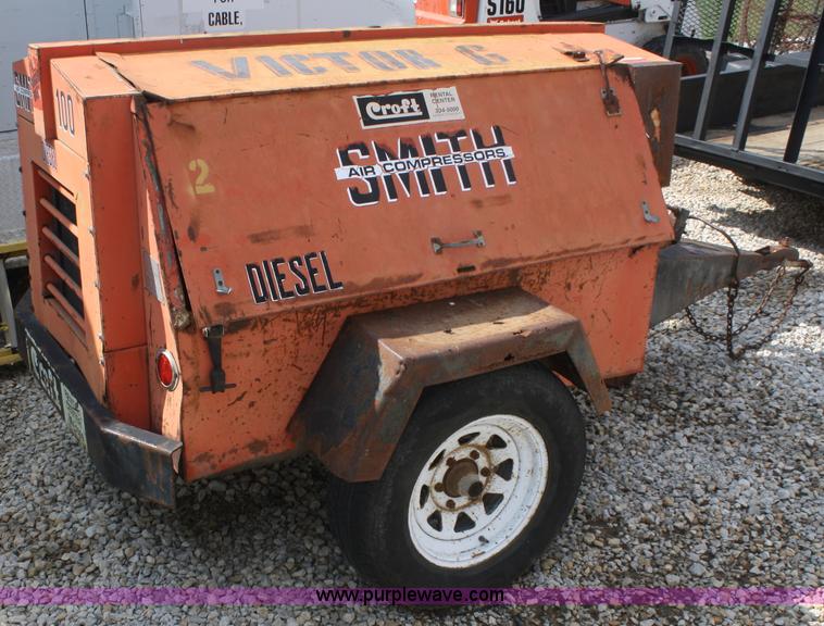 image for item F2585 Smith air compressor