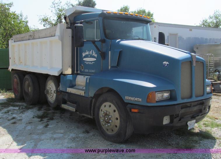 image for item F4551 1990 Kenworth T600 dump truck
