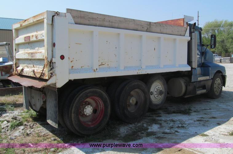 image for item F4551 1990 Kenworth T600 dump truck