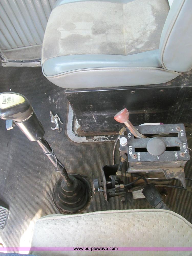 image for item F4551 1990 Kenworth T600 dump truck