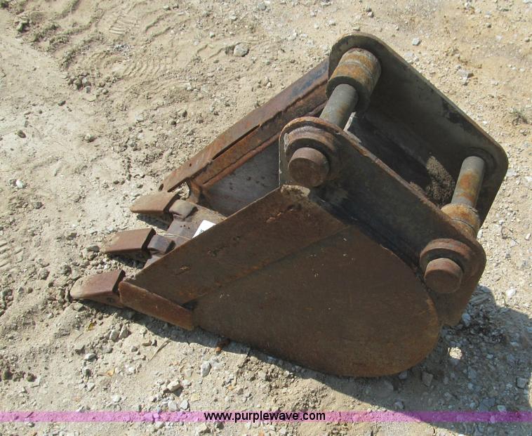 image for item F4553 Takeuchi TB035 12" bucket