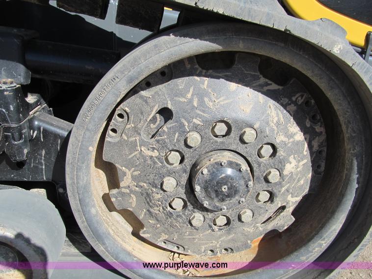 image for item F5517 2005 Caterpillar Challenger MT835 tractor