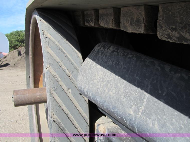 image for item F5517 2005 Caterpillar Challenger MT835 tractor