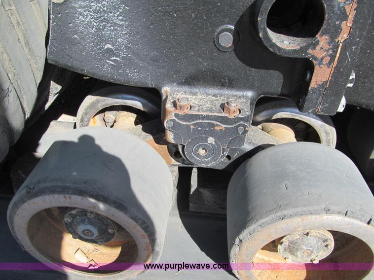 image for item F5517 2005 Caterpillar Challenger MT835 tractor