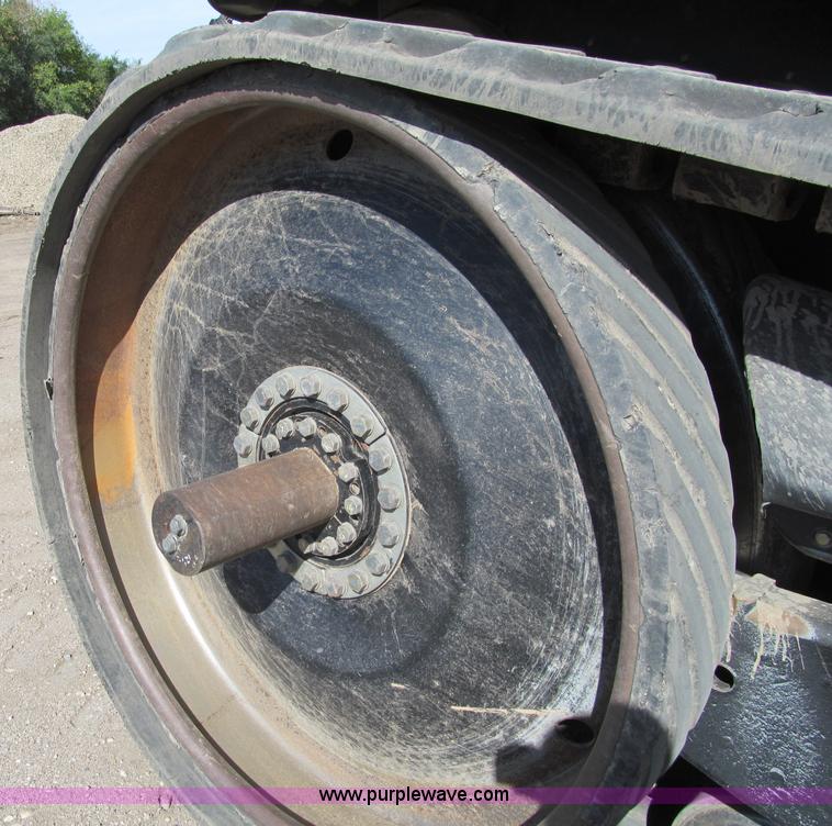 image for item F5517 2005 Caterpillar Challenger MT835 tractor