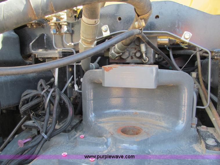 image for item F5517 2005 Caterpillar Challenger MT835 tractor