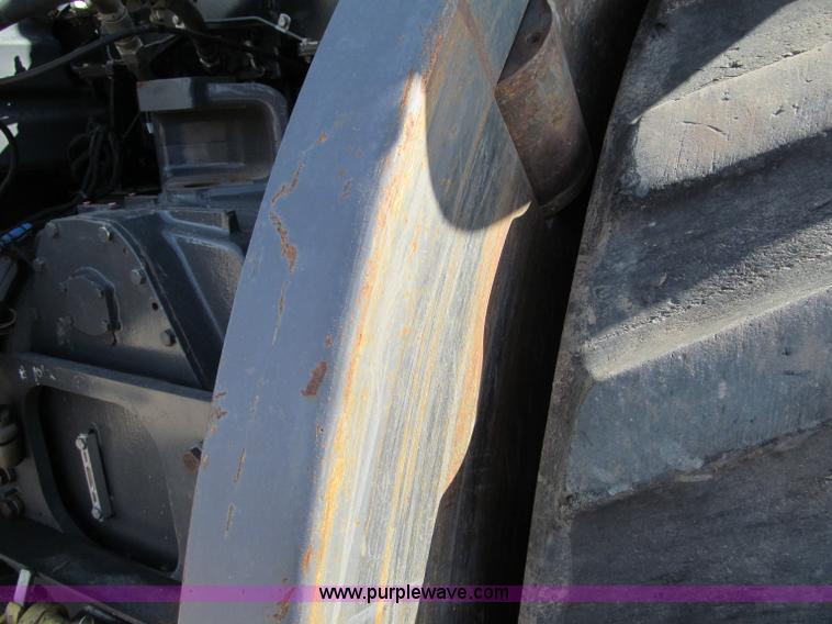 image for item F5517 2005 Caterpillar Challenger MT835 tractor