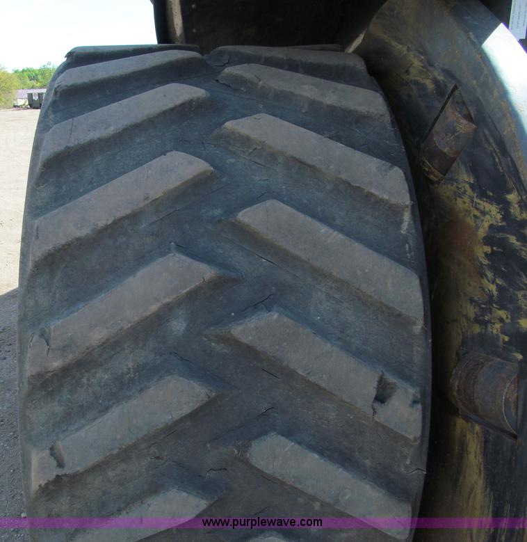 image for item F5517 2005 Caterpillar Challenger MT835 tractor