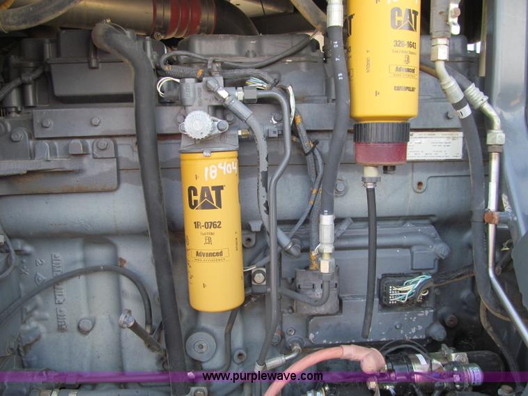 image for item F5517 2005 Caterpillar Challenger MT835 tractor