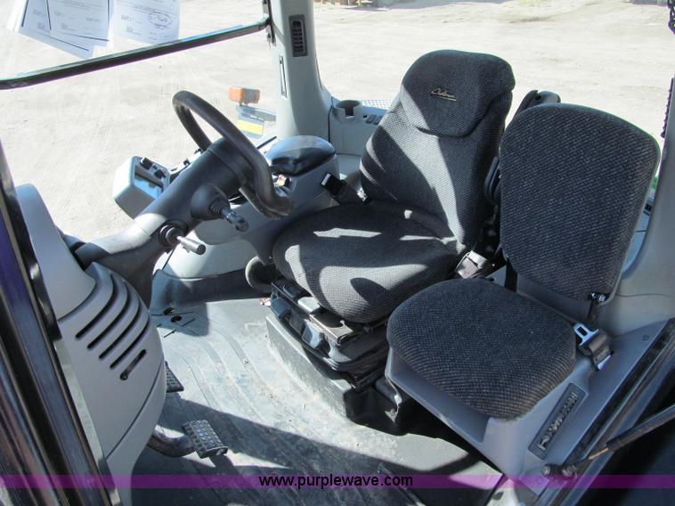 image for item F5517 2005 Caterpillar Challenger MT835 tractor