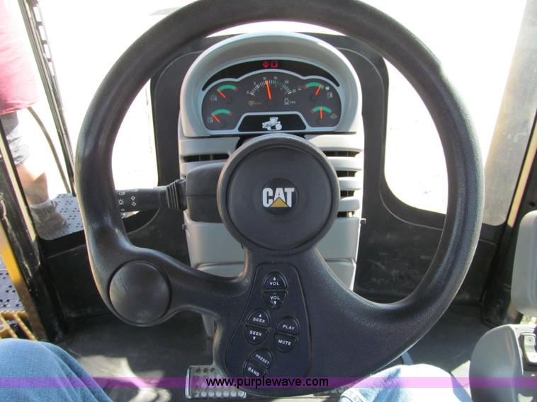 image for item F5517 2005 Caterpillar Challenger MT835 tractor