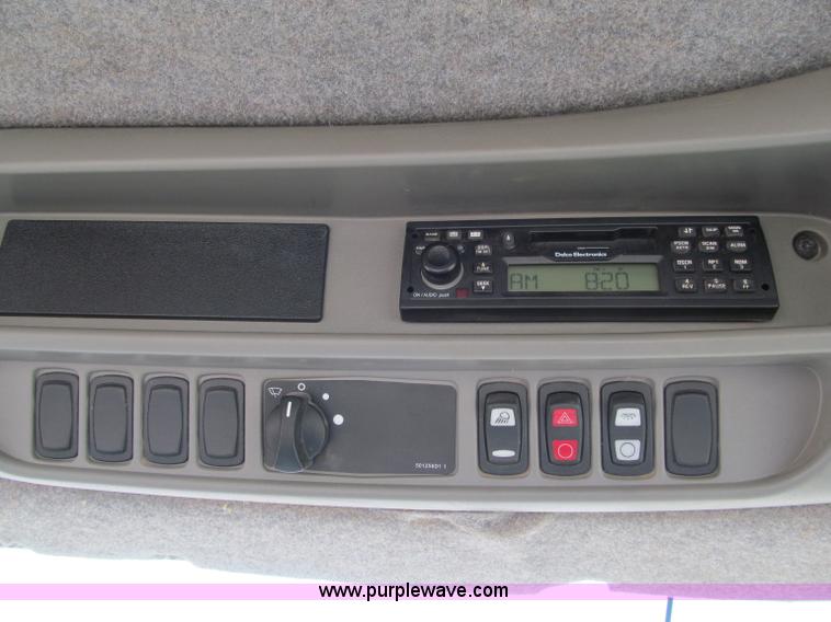 image for item F5517 2005 Caterpillar Challenger MT835 tractor