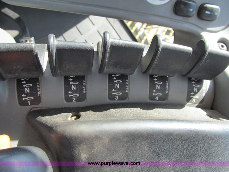 image for item F5517 2005 Caterpillar Challenger MT835 tractor