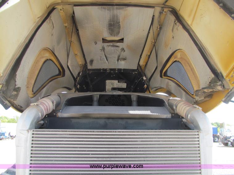 image for item F5517 2005 Caterpillar Challenger MT835 tractor