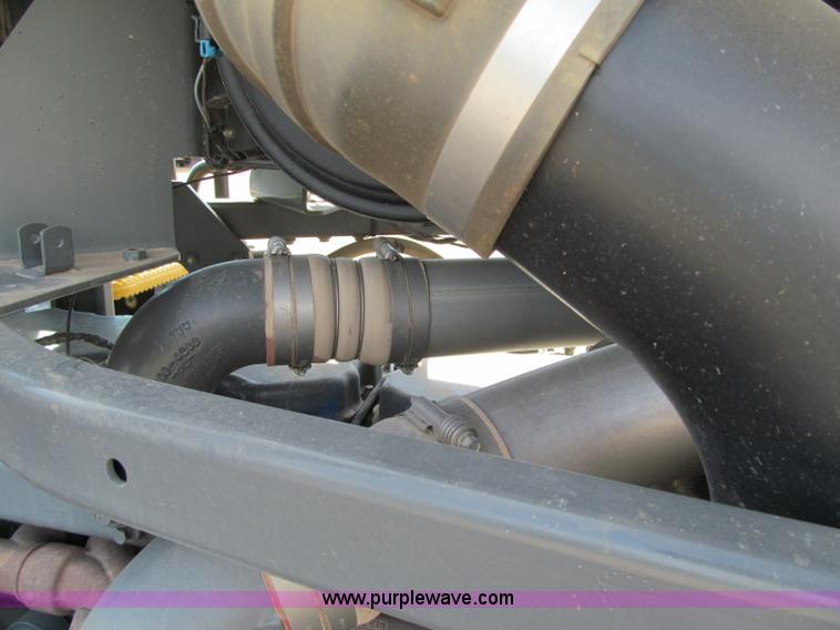 image for item F5517 2005 Caterpillar Challenger MT835 tractor