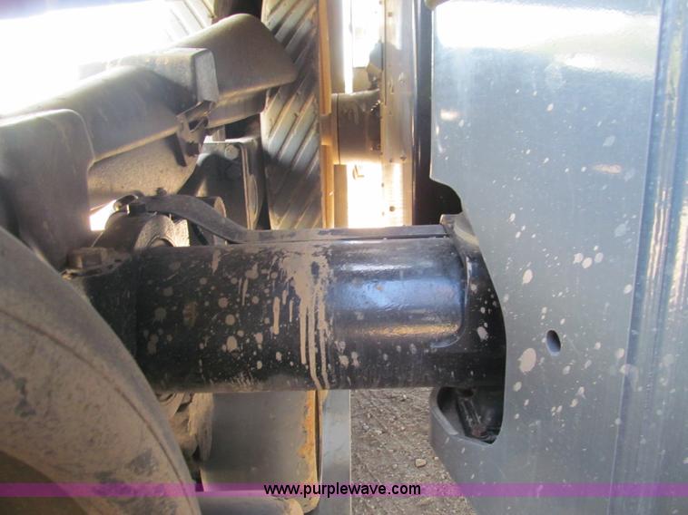 image for item F5517 2005 Caterpillar Challenger MT835 tractor