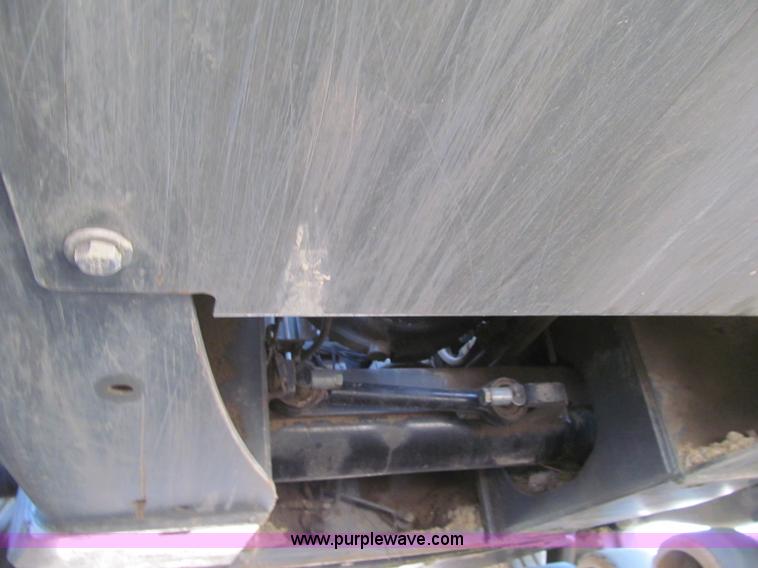 image for item F5517 2005 Caterpillar Challenger MT835 tractor