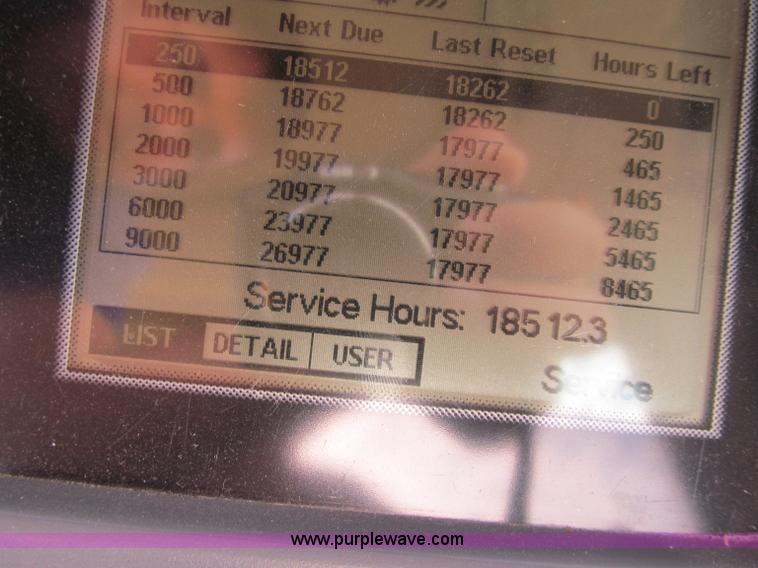 image for item F5517 2005 Caterpillar Challenger MT835 tractor