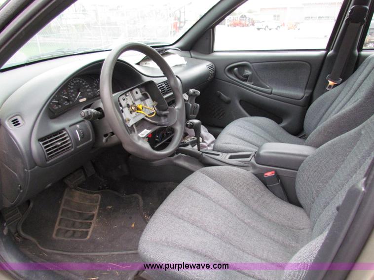 image for item B7453 2002 Chevrolet Cavalier