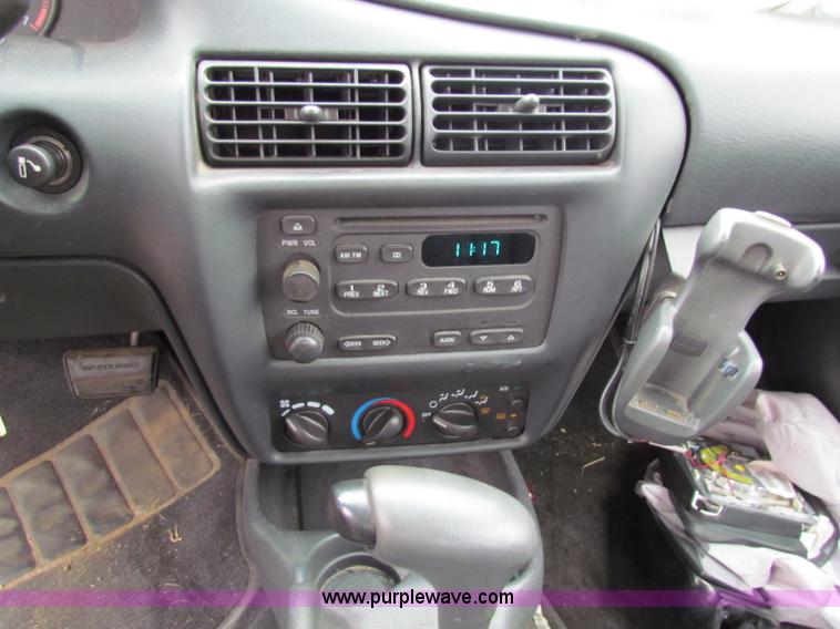 image for item B7453 2002 Chevrolet Cavalier