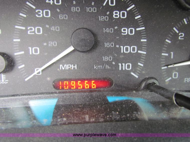 image for item B7453 2002 Chevrolet Cavalier