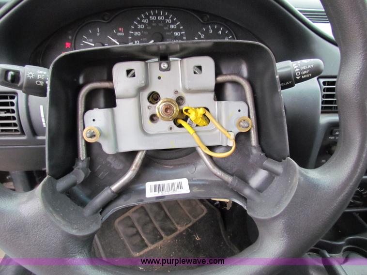 image for item B7453 2002 Chevrolet Cavalier