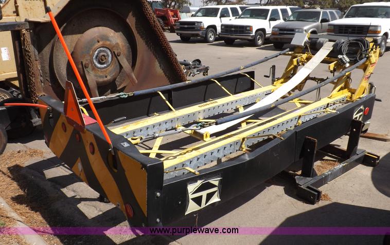 image for item C2807 2002 Trinity MPS350 crash attenuator