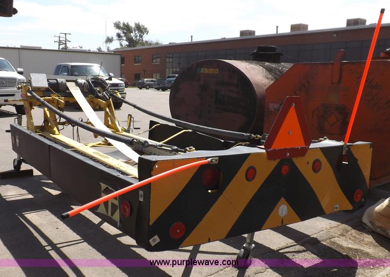 image for item C2807 2002 Trinity MPS350 crash attenuator