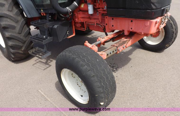 image for item C2813 1999 New Holland TS100 tractor