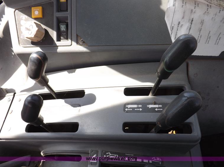 image for item C2814 1997 New Holland 7740SL MFWD tractor