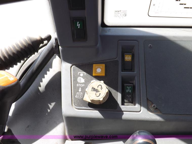 image for item C2814 1997 New Holland 7740SL MFWD tractor