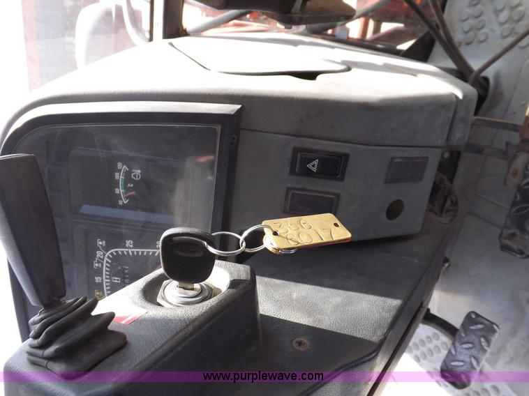 image for item C2815 1997 New Holland 7740SL MFWD tractor