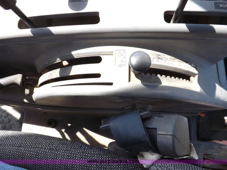 image for item C2815 1997 New Holland 7740SL MFWD tractor