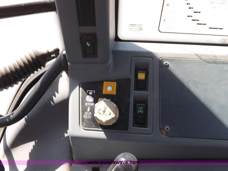 image for item C2816 1997 New Holland 7740SL MFWD tractor